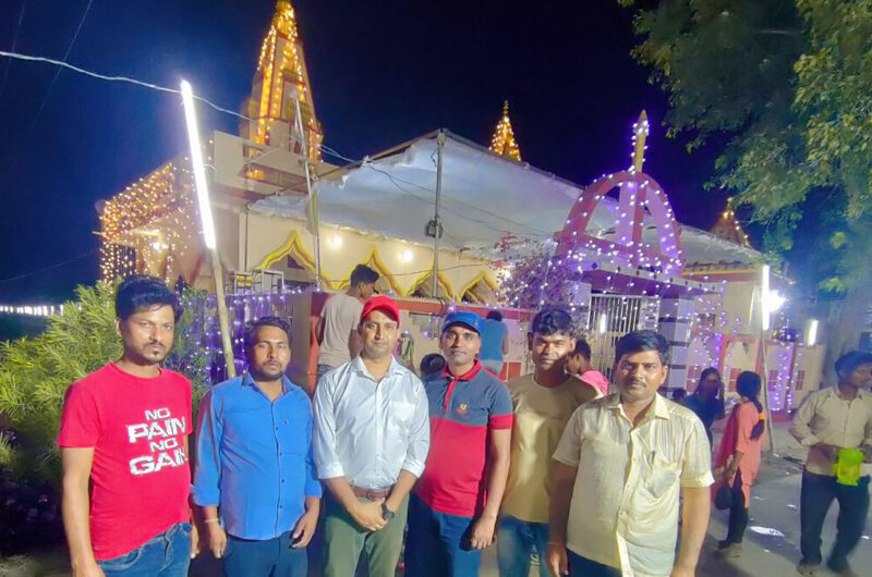 Manoj Kumar Singh नौतन प्रखण्ड के जगदीशपुर गांव में राम-जानकी प्राण प्रतिष्ठा यज्ञ चल रहा है,कल अपने मित्र लोगो के साथ यज्ञ का दर्शन किया।